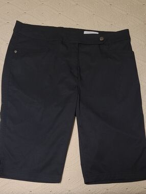 Callaway Golf Black Bermuda Shorts Size 8